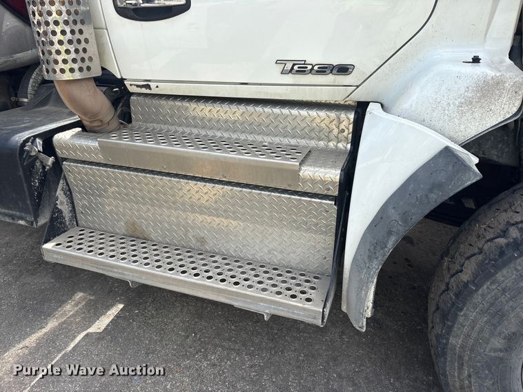 image for item YA3016 2019 Kenworth T880 vacuum truck