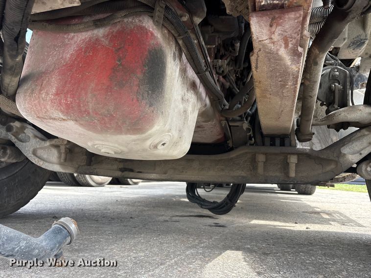 image for item YA3016 2019 Kenworth T880 vacuum truck
