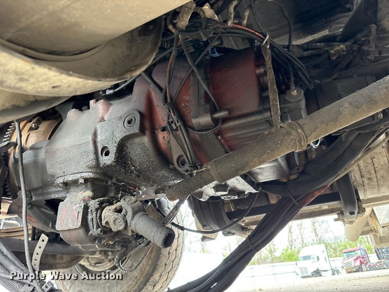 image for item YA3016 2019 Kenworth T880 vacuum truck