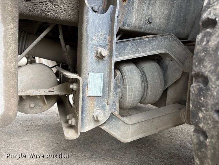 image for item YA3016 2019 Kenworth T880 vacuum truck