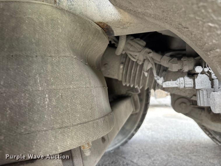 image for item YA3016 2019 Kenworth T880 vacuum truck