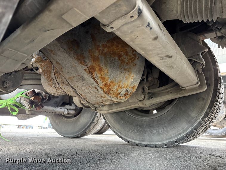 image for item YA3016 2019 Kenworth T880 vacuum truck