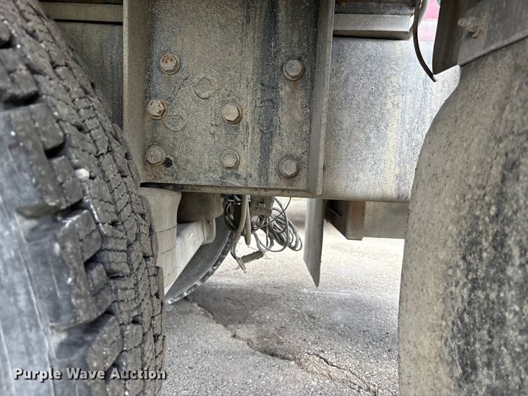 image for item YA3016 2019 Kenworth T880 vacuum truck