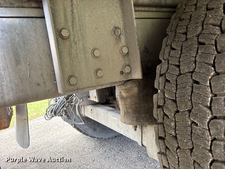image for item YA3016 2019 Kenworth T880 vacuum truck