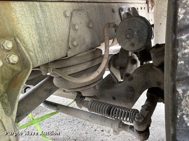 image for item YA3016 2019 Kenworth T880 vacuum truck