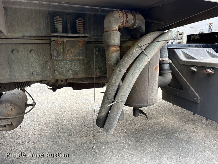 image for item YA3016 2019 Kenworth T880 vacuum truck