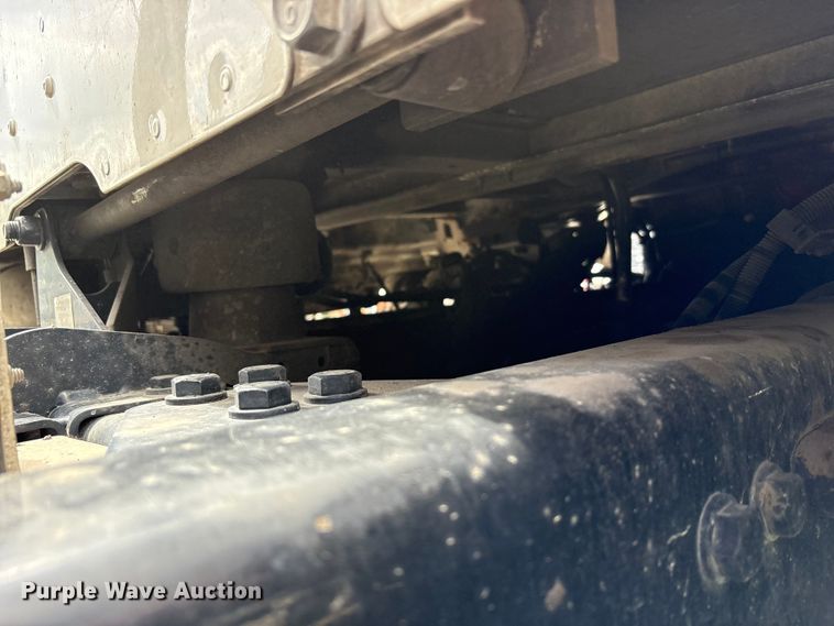 image for item YA3016 2019 Kenworth T880 vacuum truck