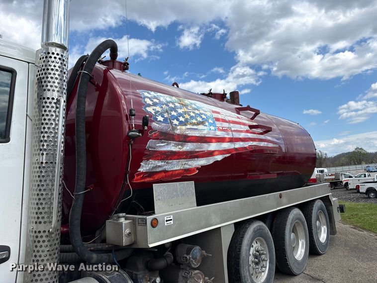 image for item YA3016 2019 Kenworth T880 vacuum truck