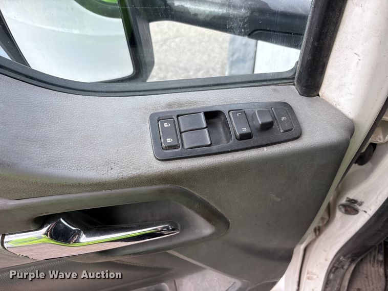 image for item YA3016 2019 Kenworth T880 vacuum truck