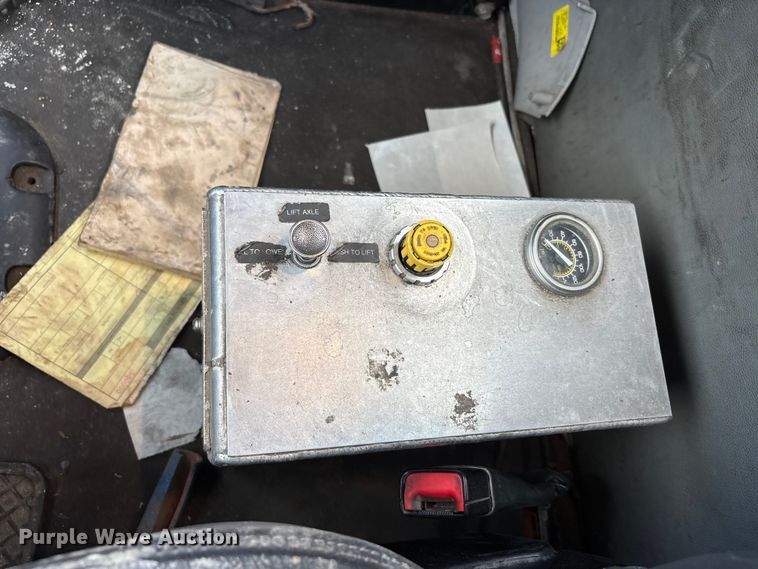 image for item YA3016 2019 Kenworth T880 vacuum truck