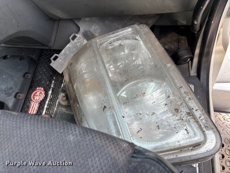 image for item YA3016 2019 Kenworth T880 vacuum truck