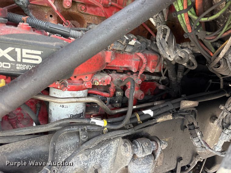 image for item YA3016 2019 Kenworth T880 vacuum truck