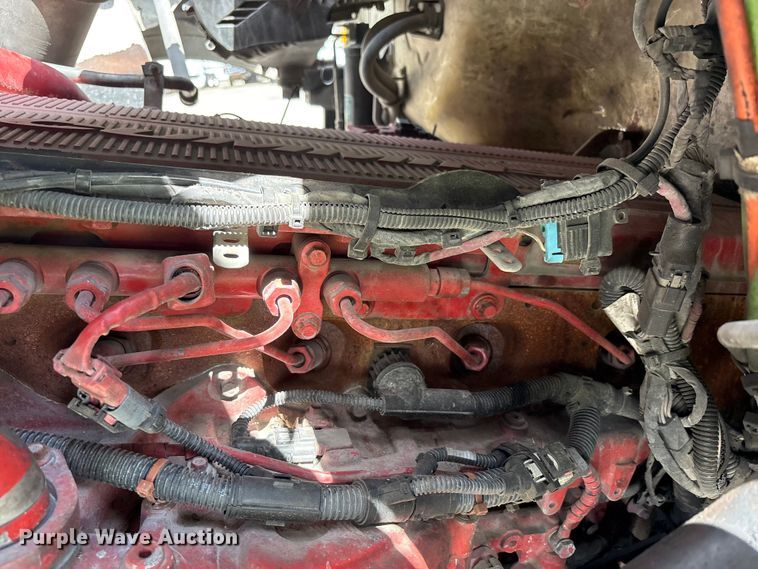 image for item YA3016 2019 Kenworth T880 vacuum truck