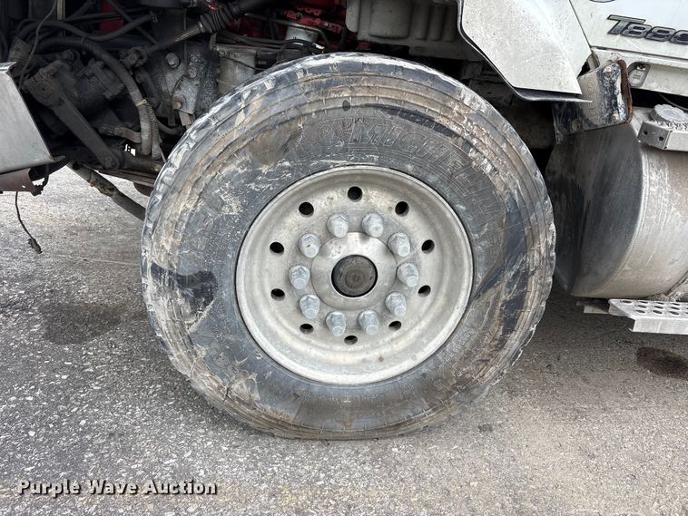 image for item YA3016 2019 Kenworth T880 vacuum truck