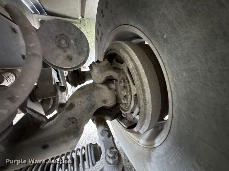 image for item YA3016 2019 Kenworth T880 vacuum truck