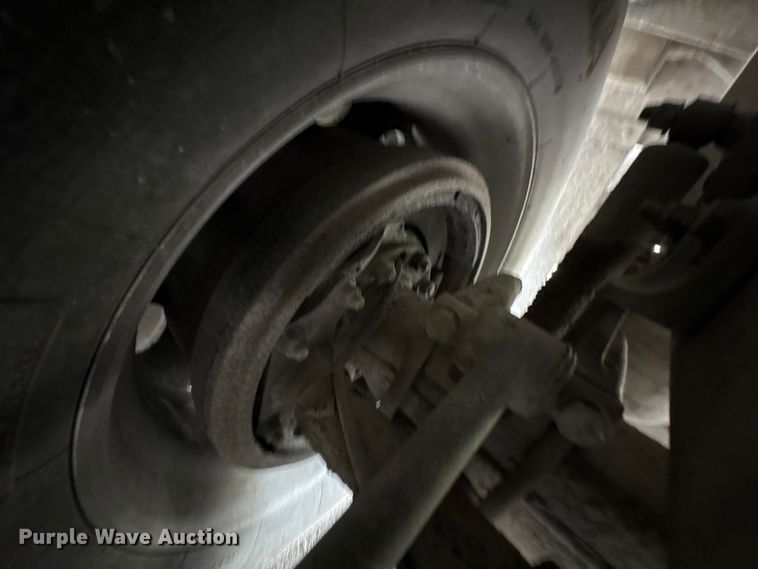 image for item YA3016 2019 Kenworth T880 vacuum truck