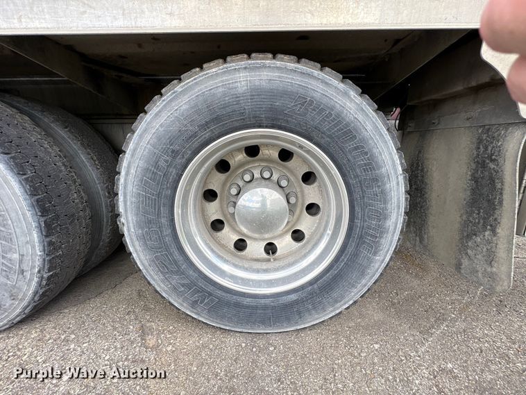 image for item YA3016 2019 Kenworth T880 vacuum truck