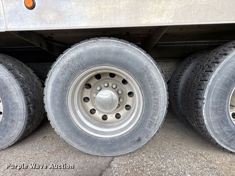 image for item YA3016 2019 Kenworth T880 vacuum truck