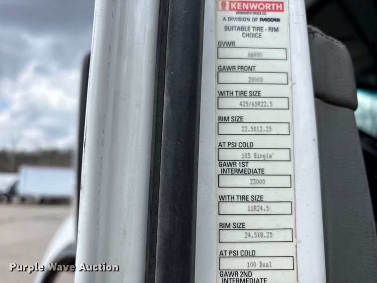 image for item YA3016 2019 Kenworth T880 vacuum truck