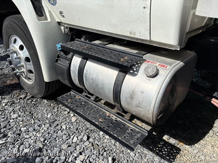 image for item YA3140 2019 International MV607 box truck