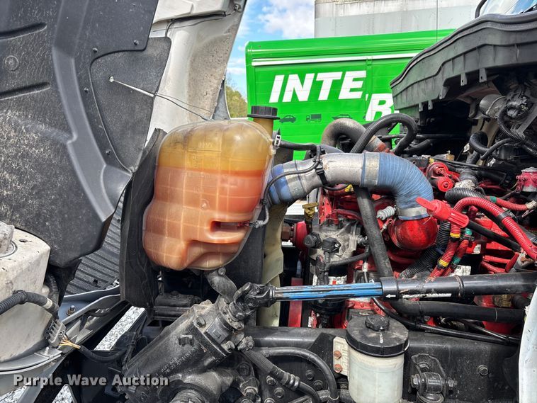 image for item YA3140 2019 International MV607 box truck
