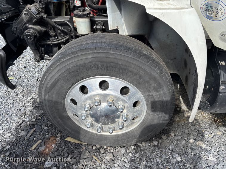 image for item YA3140 2019 International MV607 box truck