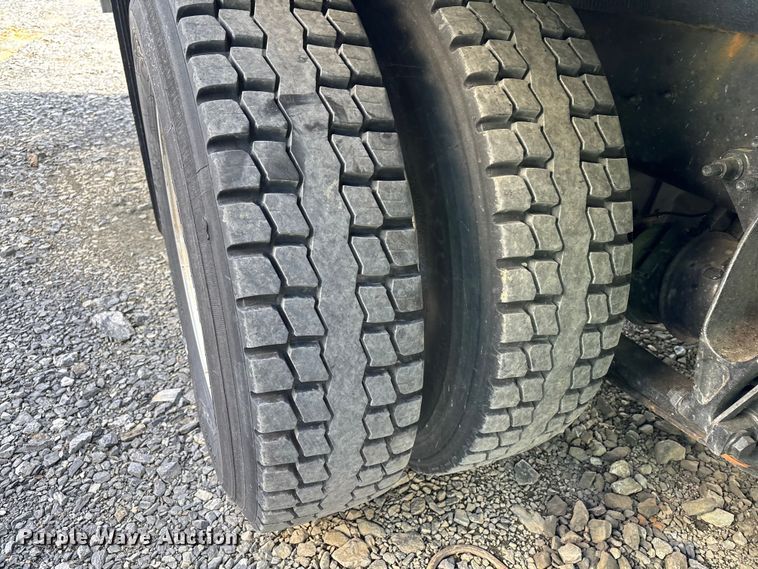 image for item YA3140 2019 International MV607 box truck