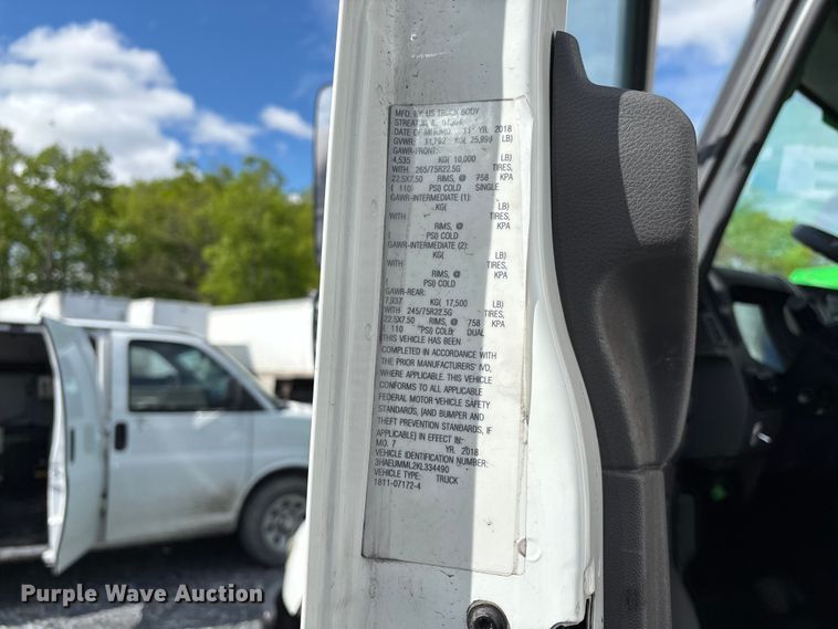 image for item YA3140 2019 International MV607 box truck