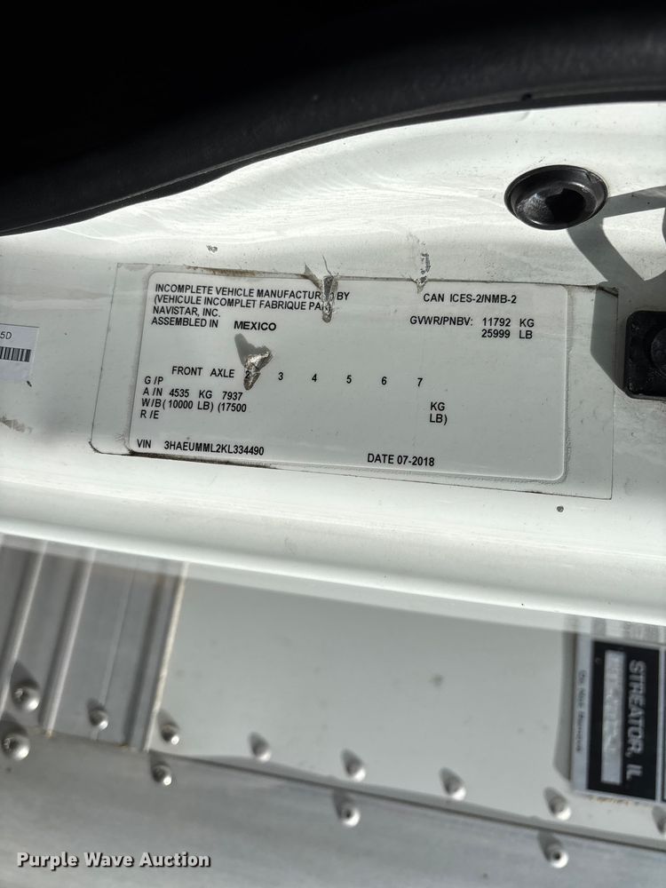 image for item YA3140 2019 International MV607 box truck