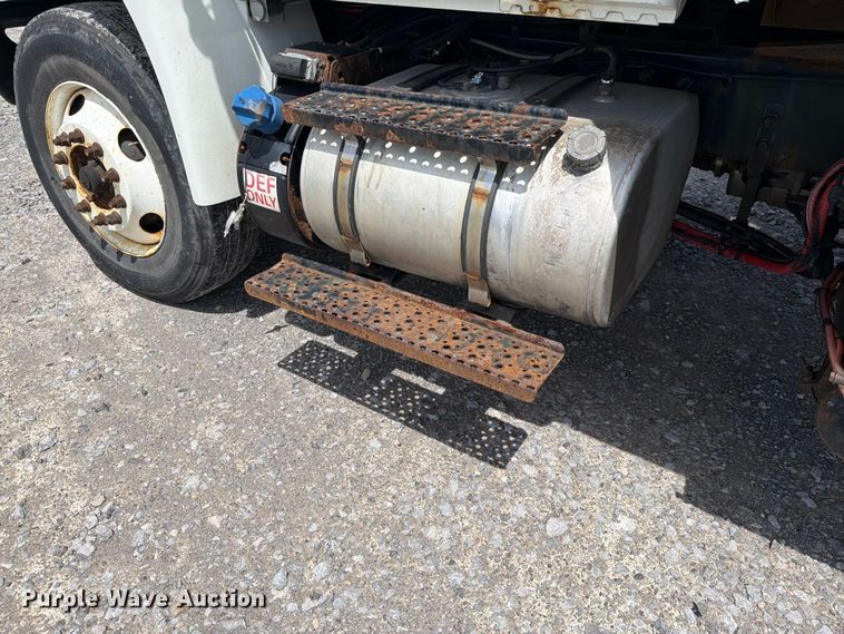 image for item YA3364 2016 International 4300 box truck