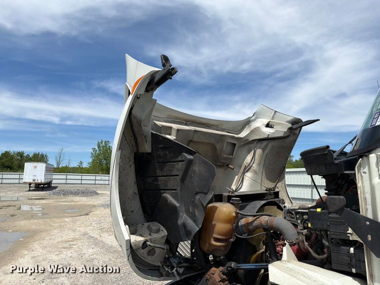 image for item YA3364 2016 International 4300 box truck