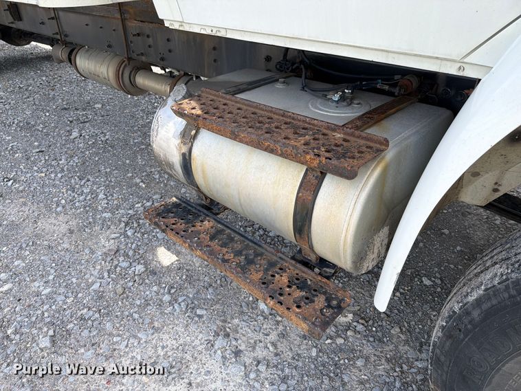 image for item YA3364 2016 International 4300 box truck