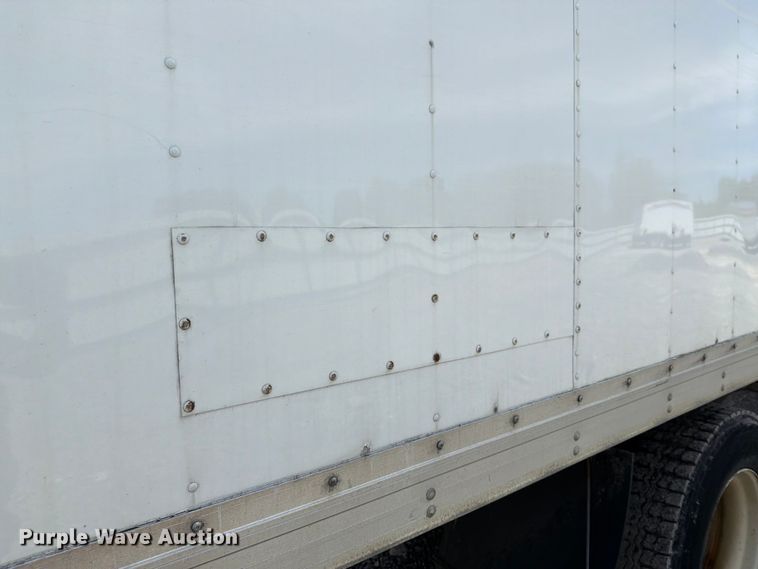 image for item YA3364 2016 International 4300 box truck