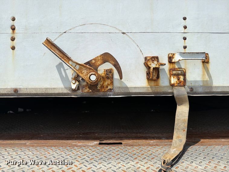 image for item YA3364 2016 International 4300 box truck