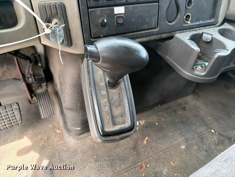 image for item YA3364 2016 International 4300 box truck