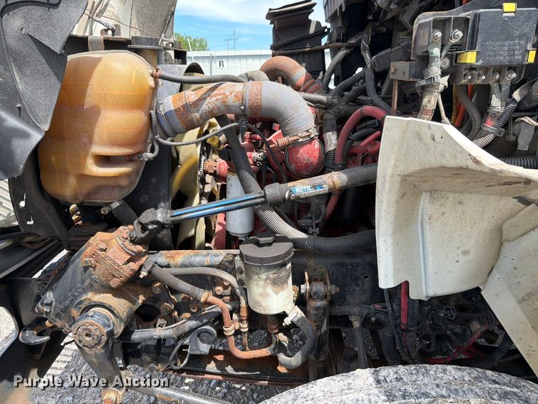image for item YA3364 2016 International 4300 box truck