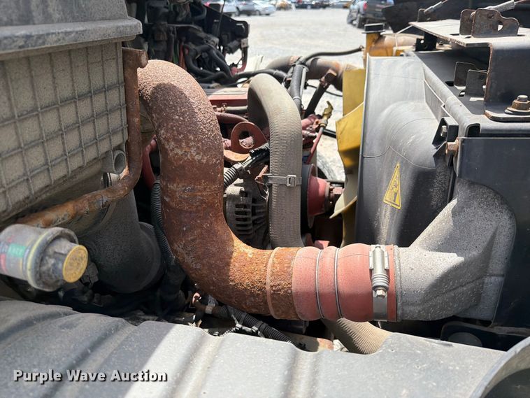 image for item YA3364 2016 International 4300 box truck
