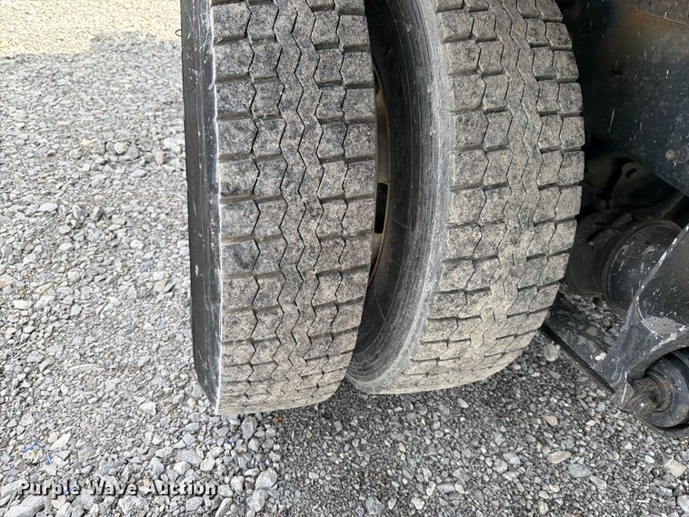 image for item YA3364 2016 International 4300 box truck