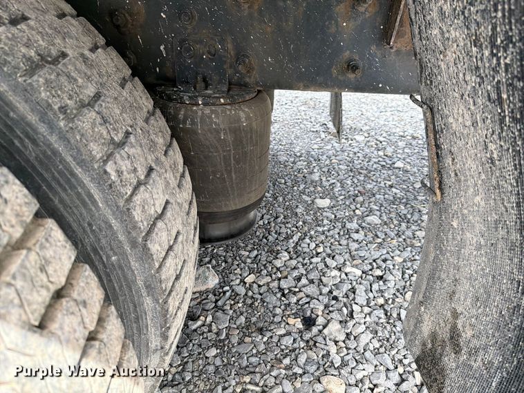 image for item YA3364 2016 International 4300 box truck