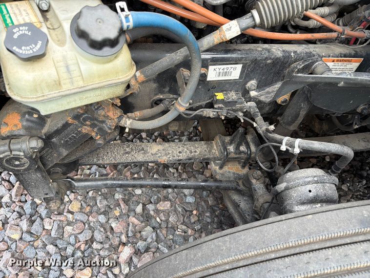 image for item YA3382 2020 Freightliner Cascadia semi truck