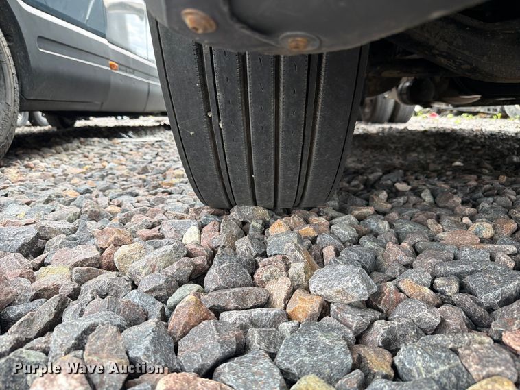 image for item YA3382 2020 Freightliner Cascadia semi truck