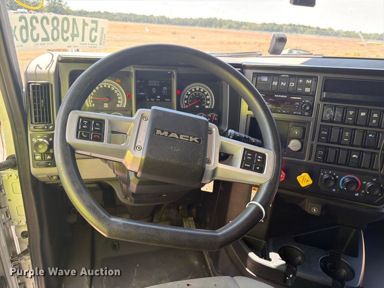 image for item YA3388 2023 Mack Anthem semi truck
