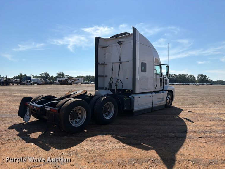 image for item YA3389 2023 Mack Anthem semi truck