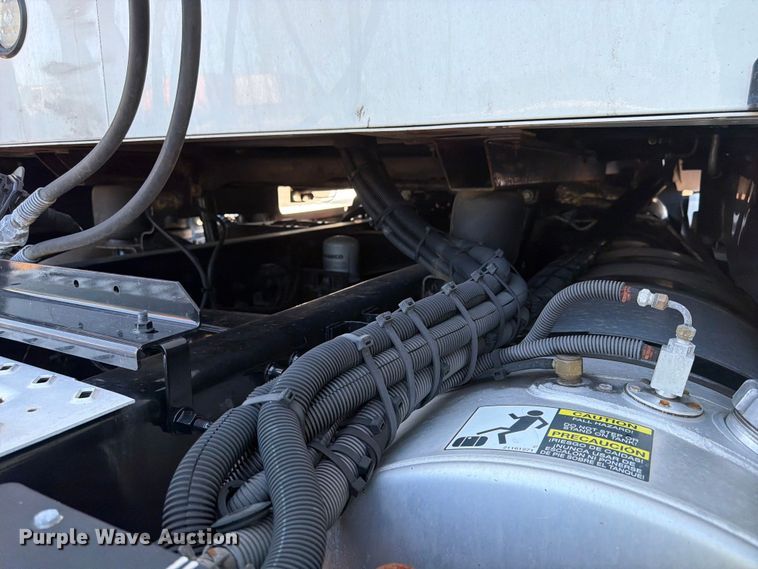 image for item YA3389 2023 Mack Anthem semi truck