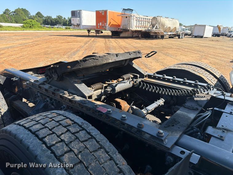 image for item YA3389 2023 Mack Anthem semi truck