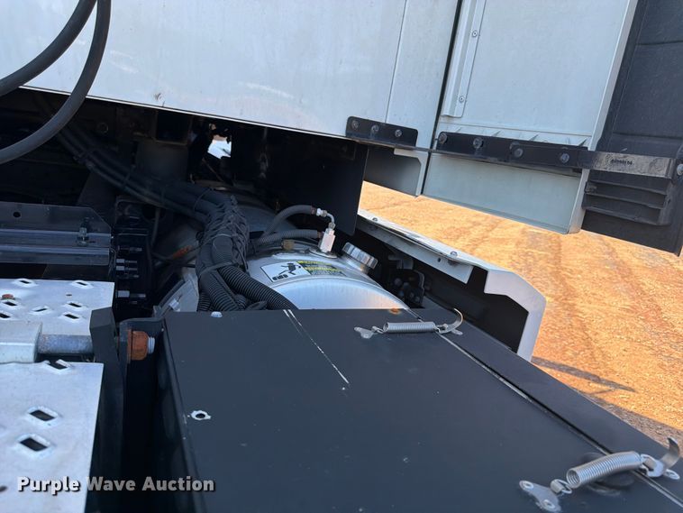 image for item YA3389 2023 Mack Anthem semi truck