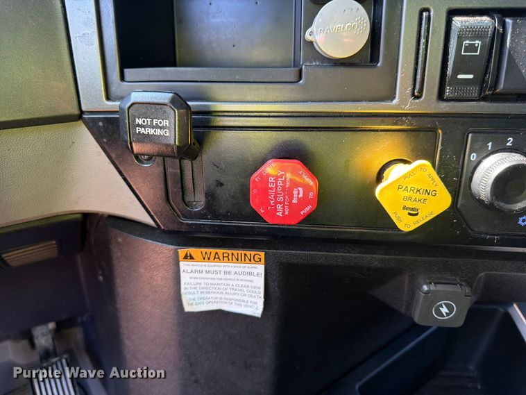 image for item YA3389 2023 Mack Anthem semi truck