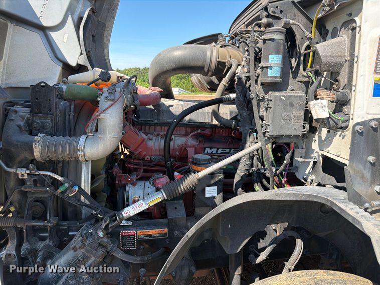 image for item YA3389 2023 Mack Anthem semi truck