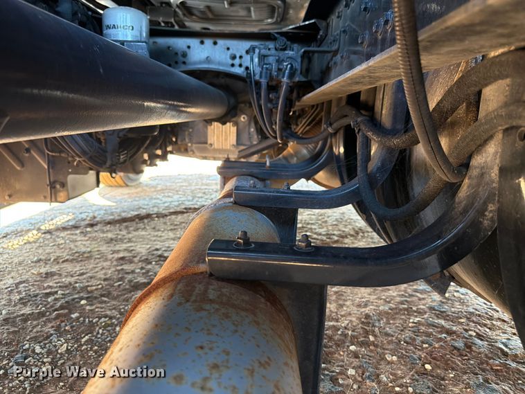 image for item YA3389 2023 Mack Anthem semi truck