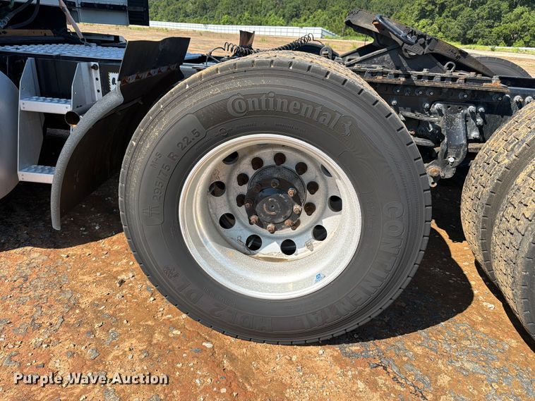 image for item YA3389 2023 Mack Anthem semi truck